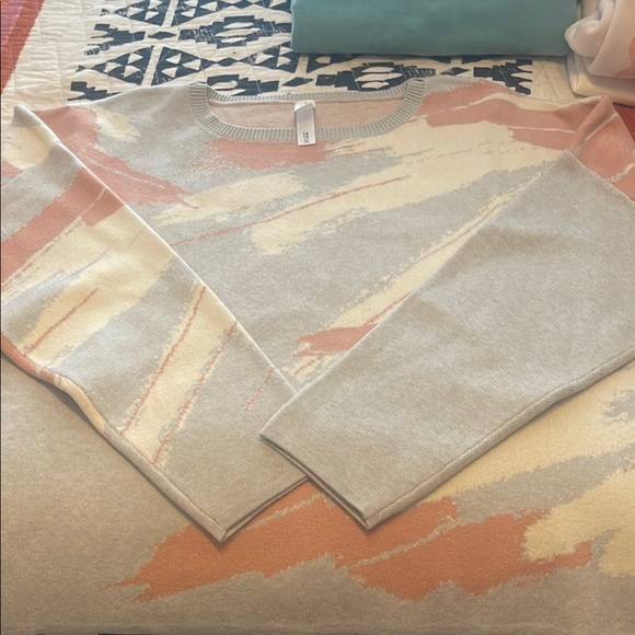 Abstract Pattern Sweater - Picture 1 of 3